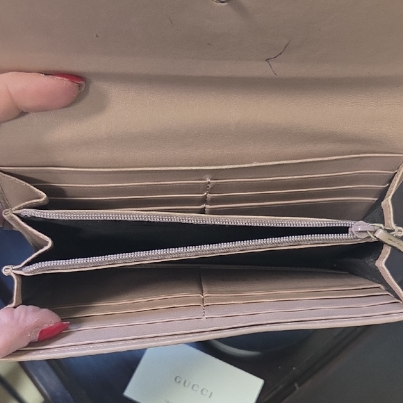 Gucci Light Pink Monogram Wallet with Gold Hardware - Picture 9 of 10